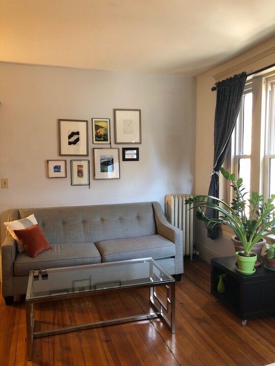 12 Parkway Rd, Unit 3 in Brookline, MA - Foto de edificio