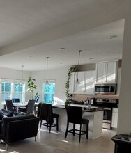 124 Pinevalley Dr in Pittsburgh, PA - Building Photo - Building Photo