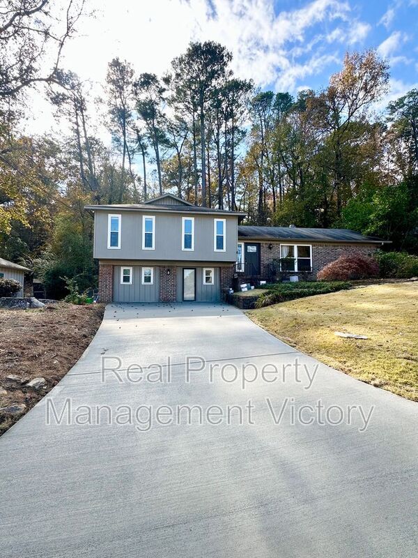 property at 3454 Heather Ln