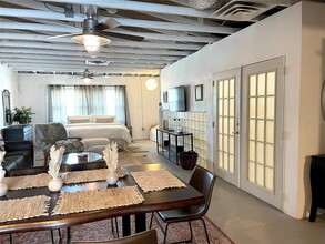 6541 Gateway Ave in Sarasota, FL - Building Photo - Building Photo