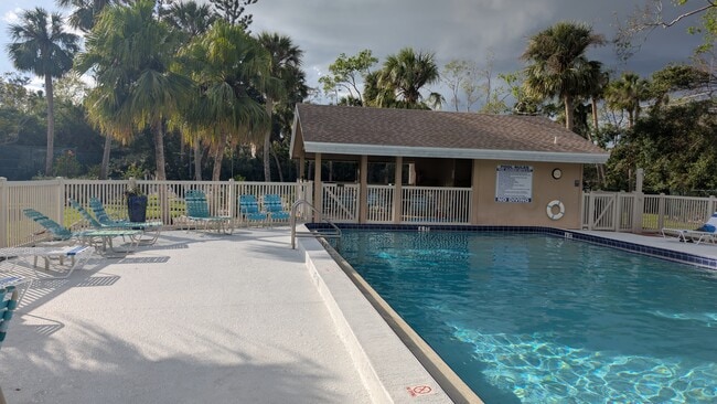 5039 Village Gardens Dr in Sarasota, FL - Building Photo - Building Photo