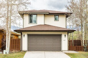 1039 Lincoln Ln in Park City, UT - Building Photo