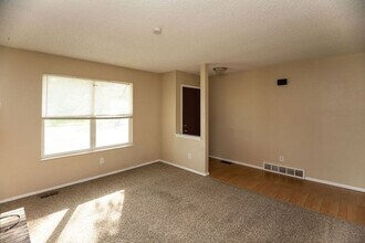 2307 Hampshire Rd in Fort Collins, CO - Building Photo - Building Photo