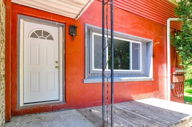 property at 1614 Rte 9W