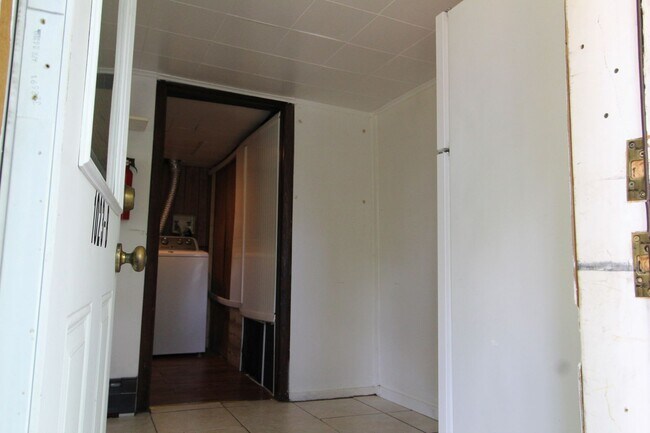 1023 College Ave in Morgantown, WV - Building Photo - Building Photo