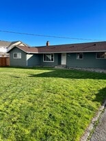 185 SW 3rd Ave in Oak Harbor, WA - Building Photo