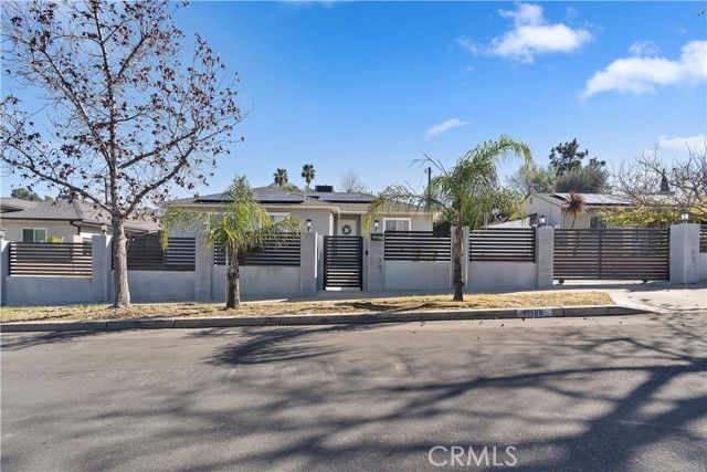 11108 Leolang Ave in Los Angeles, CA - Building Photo - Building Photo