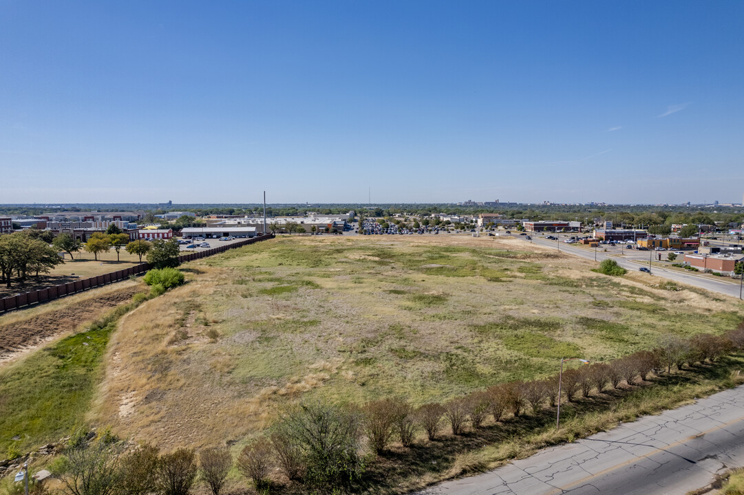 3000 Renaissance Sq in Fort Worth, TX - Building Photo