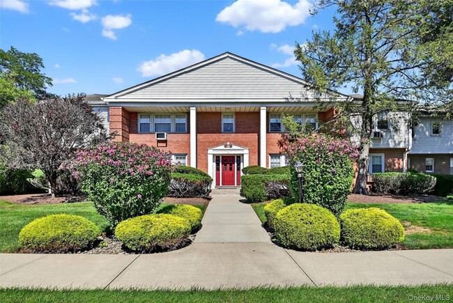property at 16 Roundtree Cir