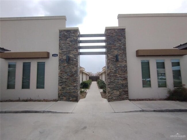 property at 1508 Coyote Hls