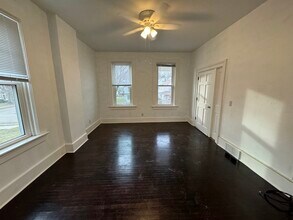 238 N Booth St, Unit #1 in Dubuque, IA - Building Photo - Building Photo