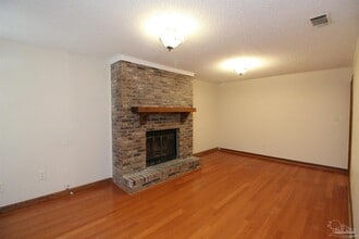 5705 Bronco Pl in Milton, FL - Building Photo - Building Photo