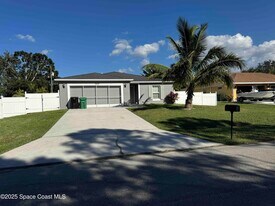 3925 SW Laffite St in Port St. Lucie, FL - Building Photo