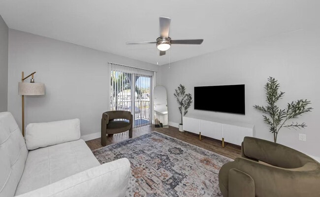 4355 FL-60 in Tampa, FL - Building Photo - Building Photo