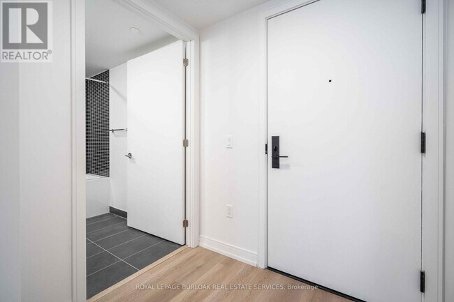 1 Jarvis St in Hamilton, ON - Building Photo - Building Photo