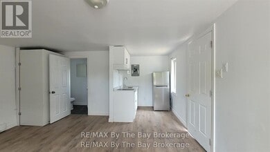 280 River Rd E in Wasaga Beach, ON - Building Photo - Building Photo