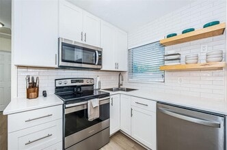 4249 8th Ave N in St. Petersburg, FL - Building Photo - Building Photo