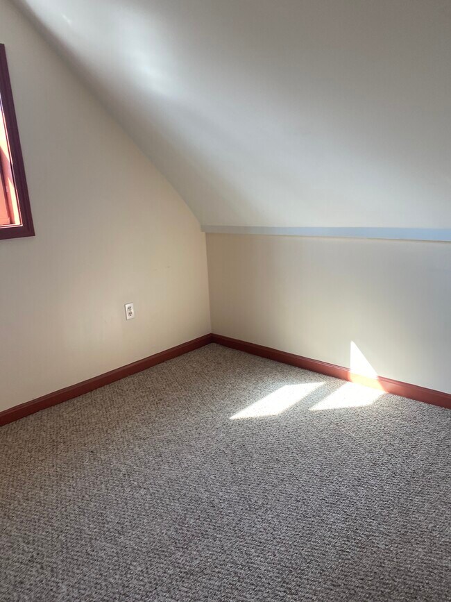 11 Maple Ave Apartments and Nearby Foxboro Apartments For Rent