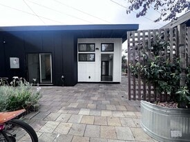 6235 San Pablo Ave in Oakland, CA - Building Photo