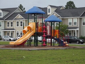 821 Terrell Dr in Hinesville, GA - Building Photo - Building Photo