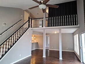 2917 Bassingham Dr in Houston, TX - Building Photo - Building Photo