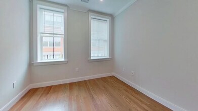 202 Porter St, Unit 6 in Boston, MA - Building Photo - Building Photo