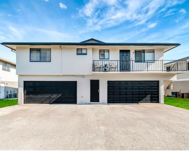 812 Tiffany Dr W in West Palm Beach, FL - Building Photo - Building Photo