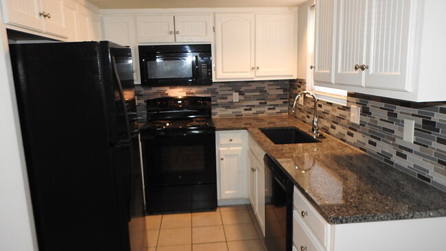 620 N Hocker Ave in Independence, MO - Building Photo - Building Photo
