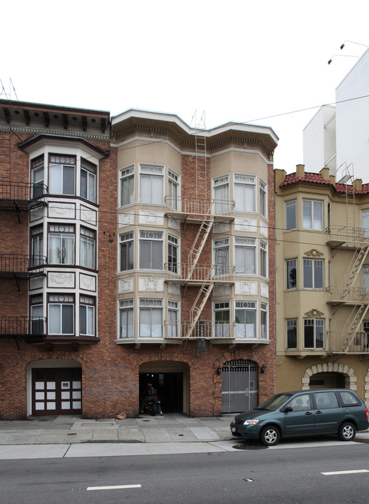 2825 Van Ness Ave in San Francisco, CA - Foto de edificio