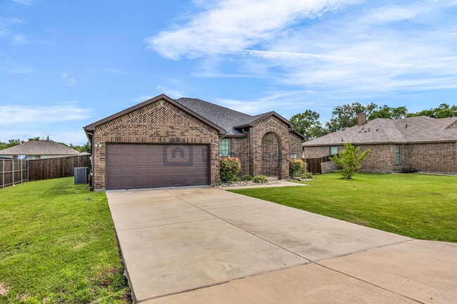450 Collin St in Nevada, TX - Building Photo - Building Photo