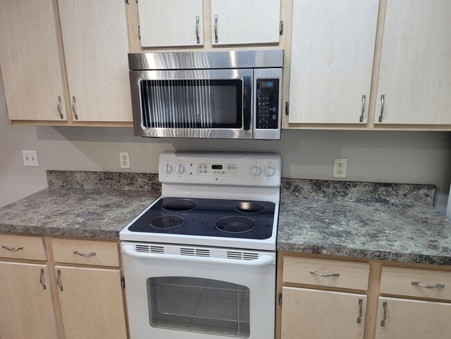 814 Crest Pines Dr, Unit 921 in Orlando, FL - Foto de edificio - Building Photo