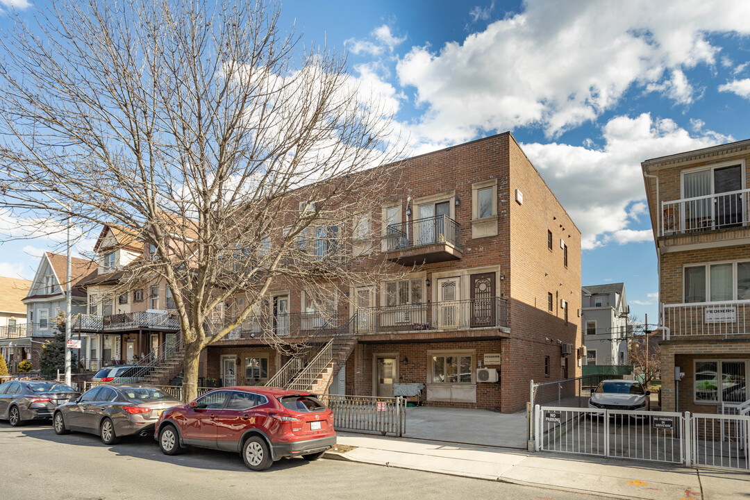 57 Bay 20th St in Brooklyn, NY - Foto de edificio