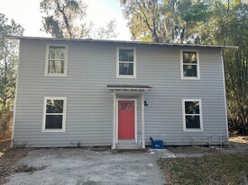 105 N Davis St in Plant City, FL - Building Photo