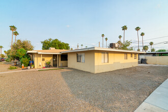 6631 E Cheery Lynn Rd in Scottsdale, AZ - Building Photo - Building Photo