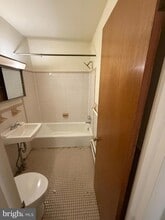 910 Fox Chase Rd, Unit 16 in Jenkintown, PA - Building Photo - Building Photo
