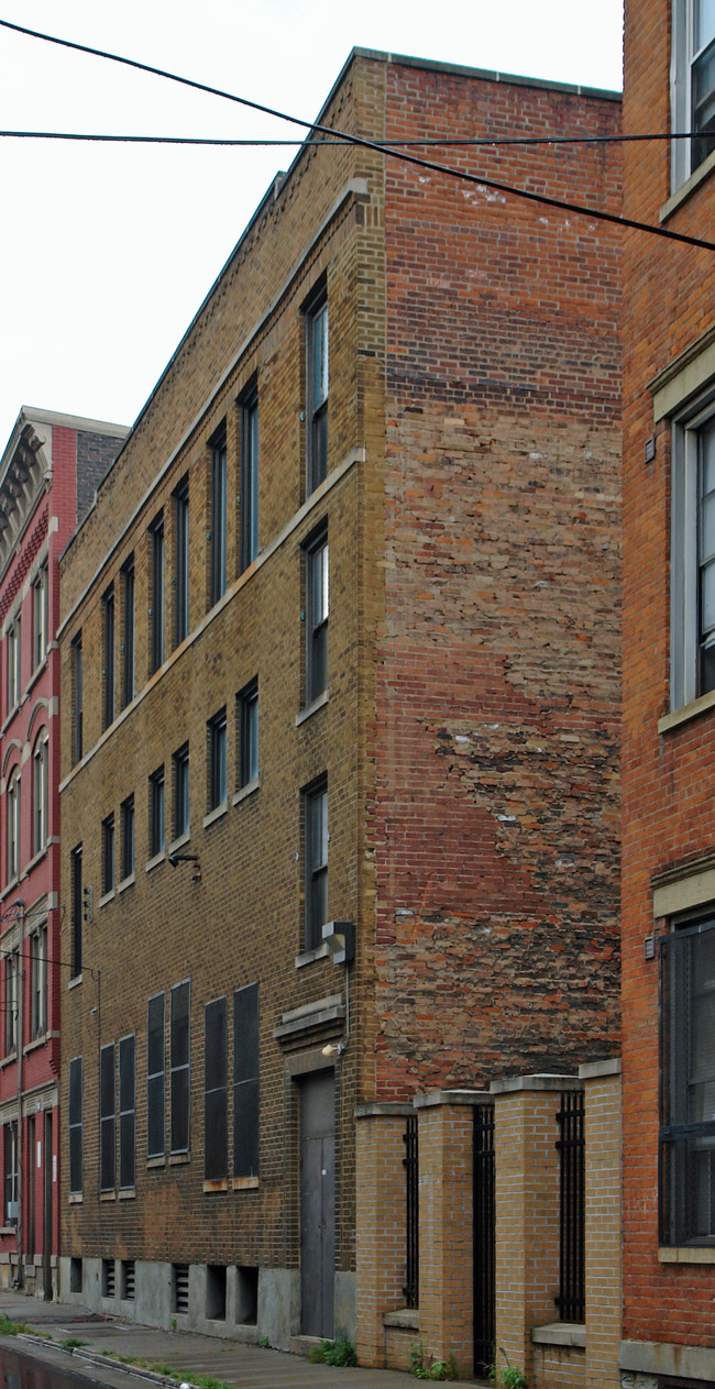 1313 Republic St in Cincinnati, OH - Foto de edificio - Building Photo