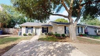 3330 Bluestem Cir in College Station, TX - Building Photo