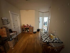 1325 Commonwealth Ave in Boston, MA - Building Photo - Building Photo