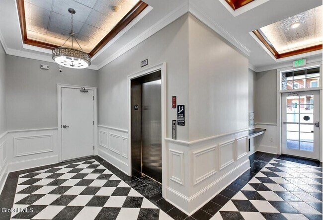 25 Lawrence St in Saratoga Springs, NY - Building Photo - Building Photo