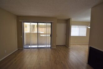 Oxnard Apartments in North Hollywood, CA - Building Photo - Building Photo