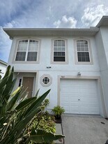 9843 Ashburn Lake Dr in Tampa, FL - Building Photo