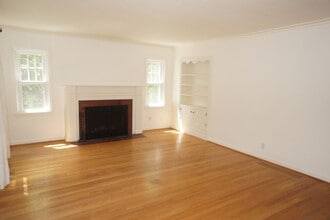 5815 SE 15th Ave in Portland, OR - Building Photo - Building Photo