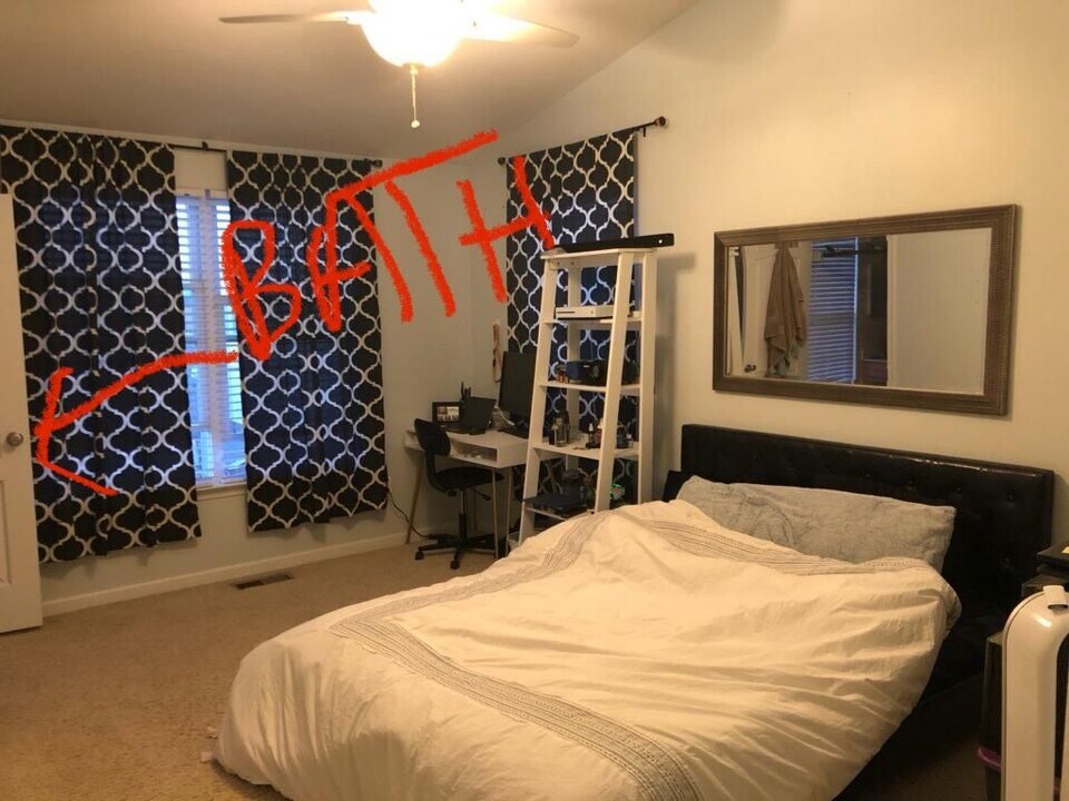 42906 Pamplin Terrace in Chantilly, VA - Building Photo