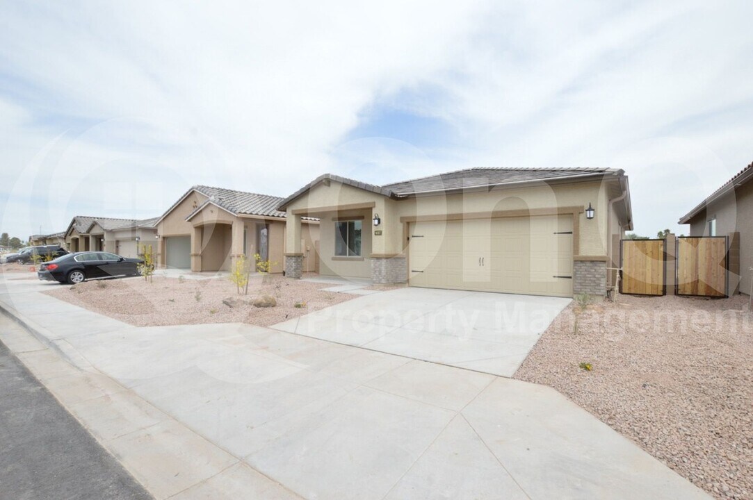 9087 N 114th Ln in Youngtown, AZ - Building Photo