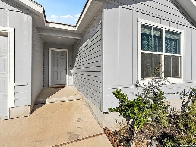 5826 Kendall Pr in San Antonio, TX - Building Photo - Building Photo
