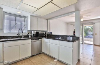 10421 E Silvertree Dr in Sun Lakes, AZ - Building Photo - Building Photo