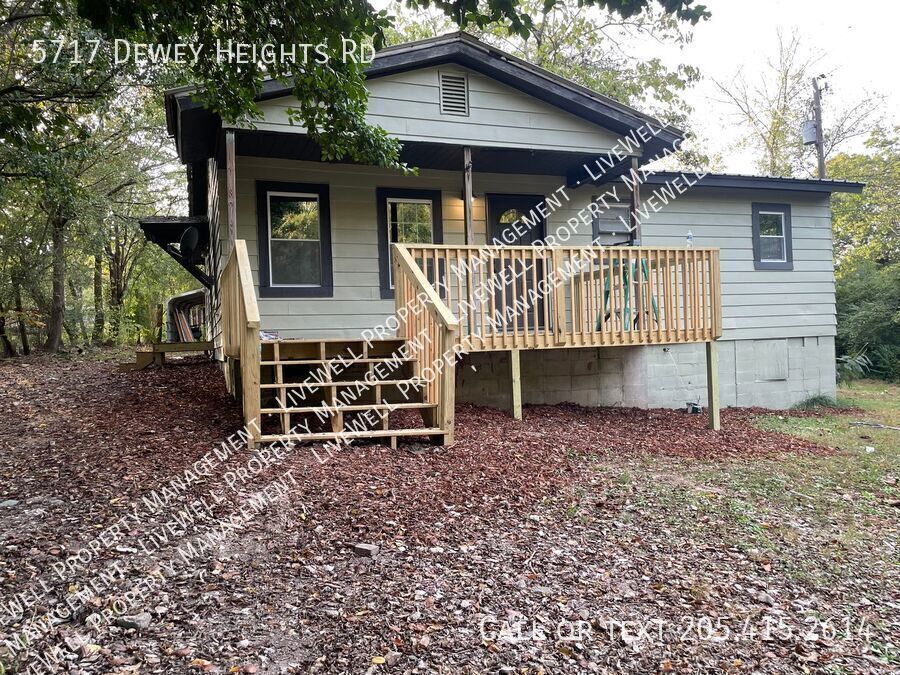 5717 Dewey Heights Rd in Pinson, AL - Building Photo