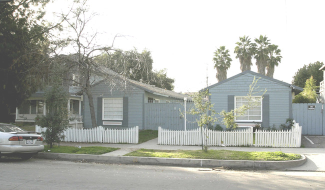 411-417 N Euclid Ave in Pasadena, CA - Building Photo - Building Photo