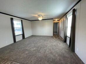 199 McAuliffe Dr in Flushing, MI - Building Photo - Building Photo