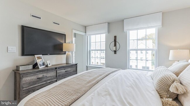 114 Jonagold Dr in Glassboro, NJ - Building Photo - Building Photo